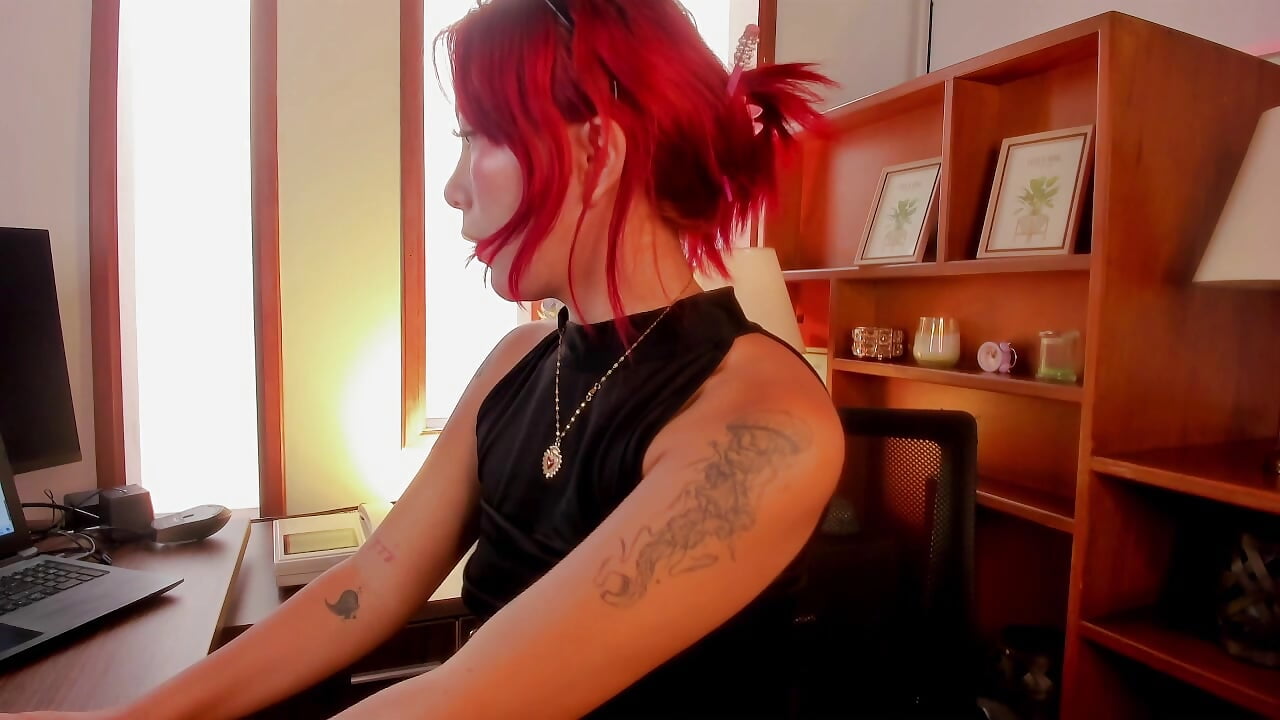 MY  TATTOOS - video di edenivy_ modella di cam