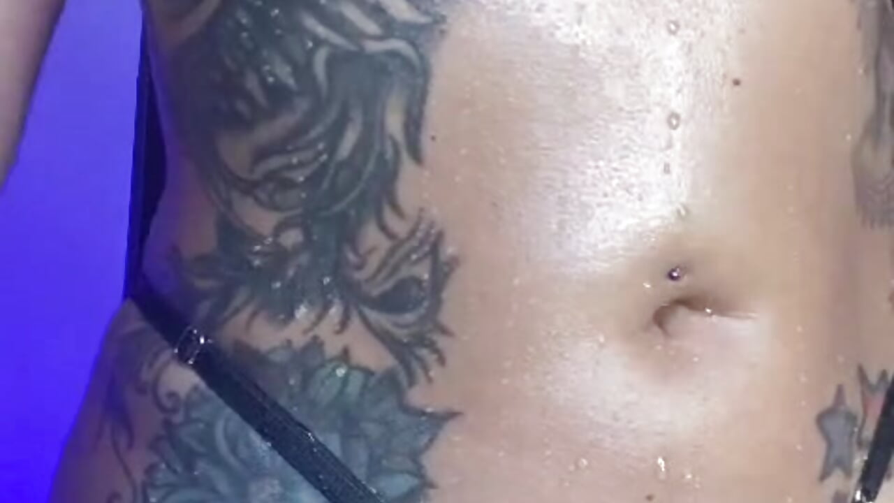 Ice on hot body - 視頻由 Elektra_Raven_ 主播提供