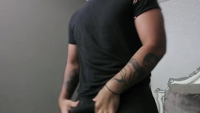 JUST A LITTLE ABOUT ME HONEY - video oleh model kamera NicolasZane