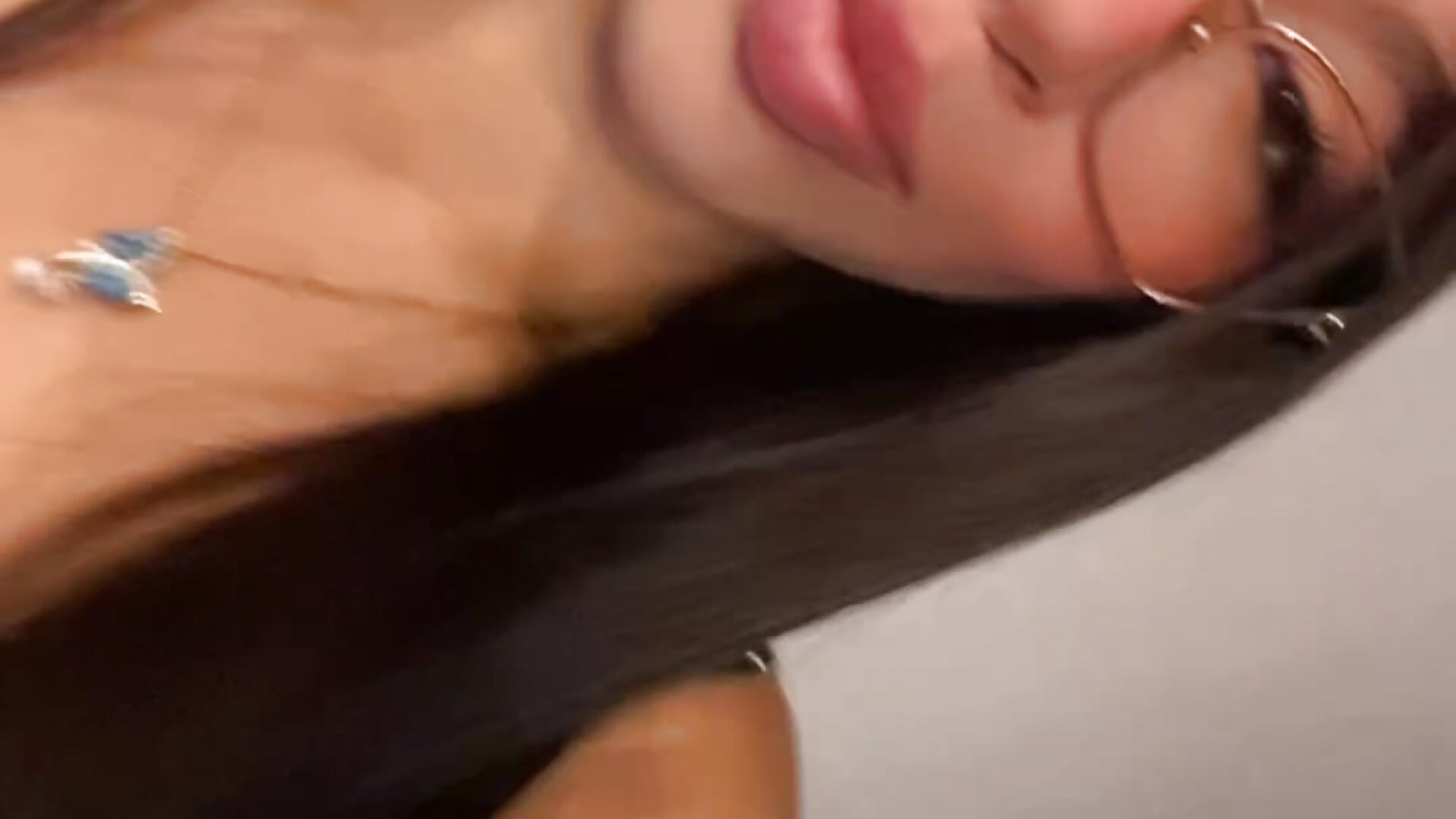 2A25F6C9-2474-4CD6-BC5F-1695F7FEB17B – video modela na kameri maaddyXXX
