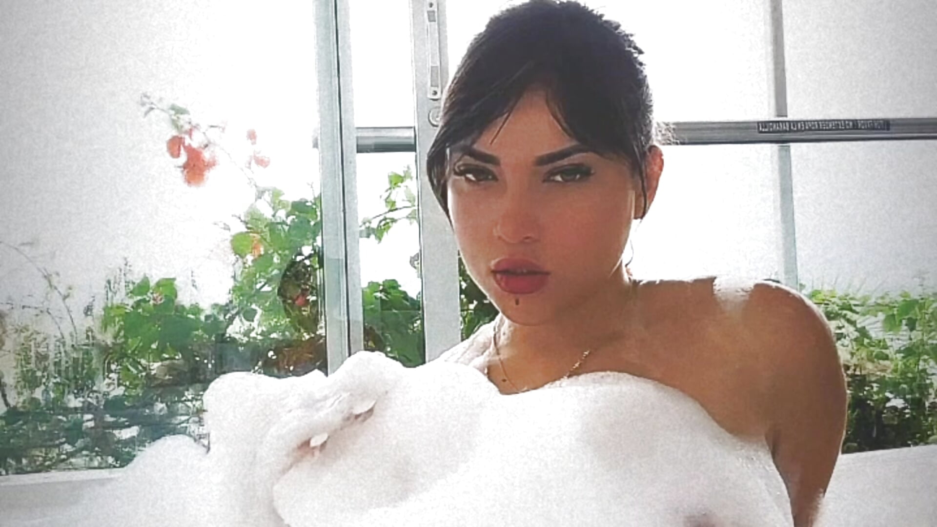 Sometime on the bath - video by HannaBeckett cam model