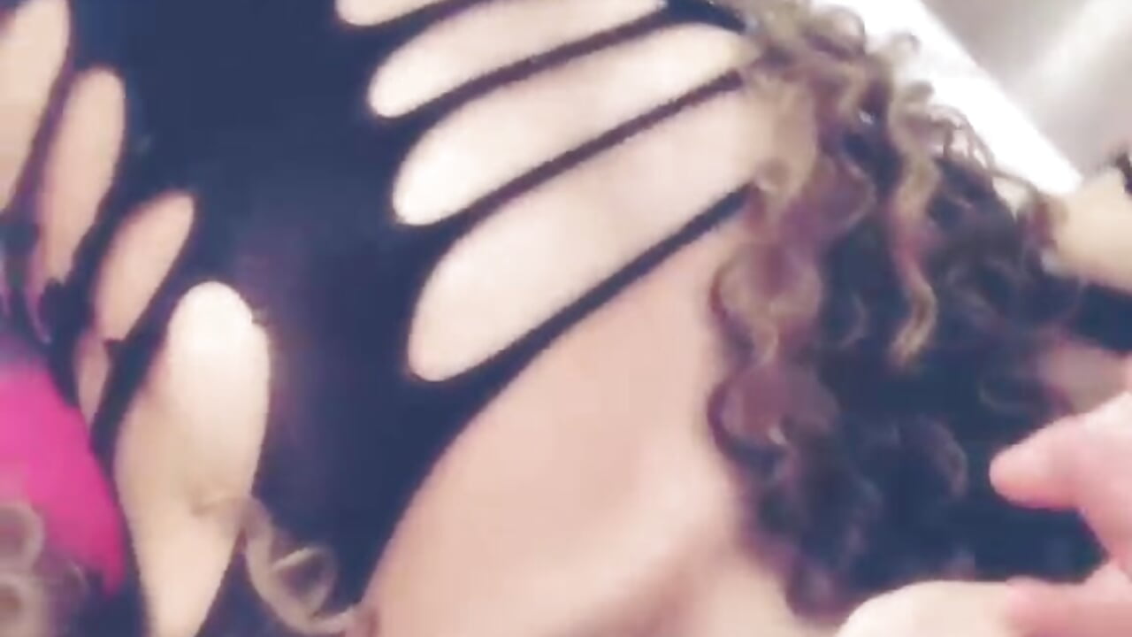 a little of my sexy body😘 - video by Zlatna_Oficial_ cam model