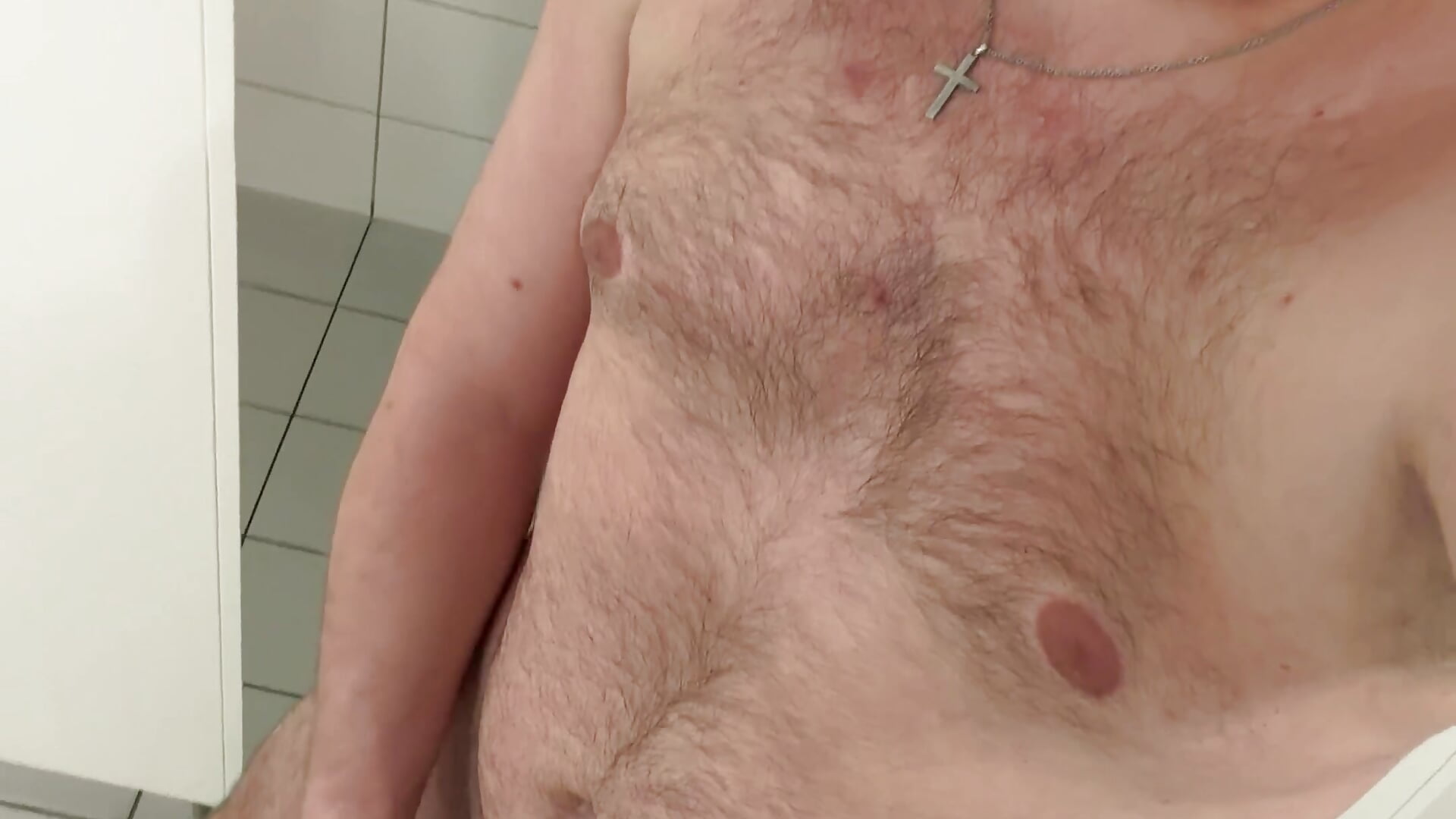Дрочу и кончаю в туалете Аэропорта ✈️🍌💦 — filmik Milky_Way_gay, modela(-lki) na kamerkach