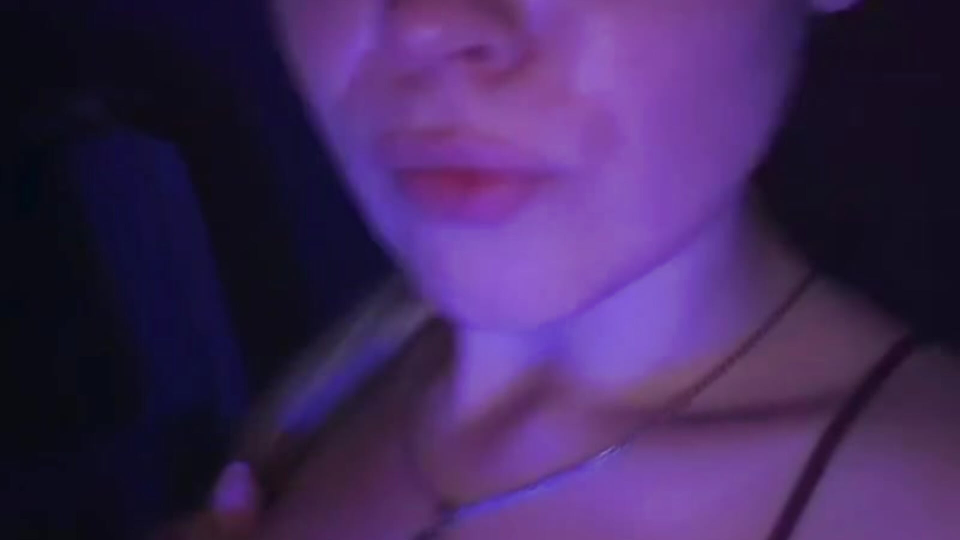 <3