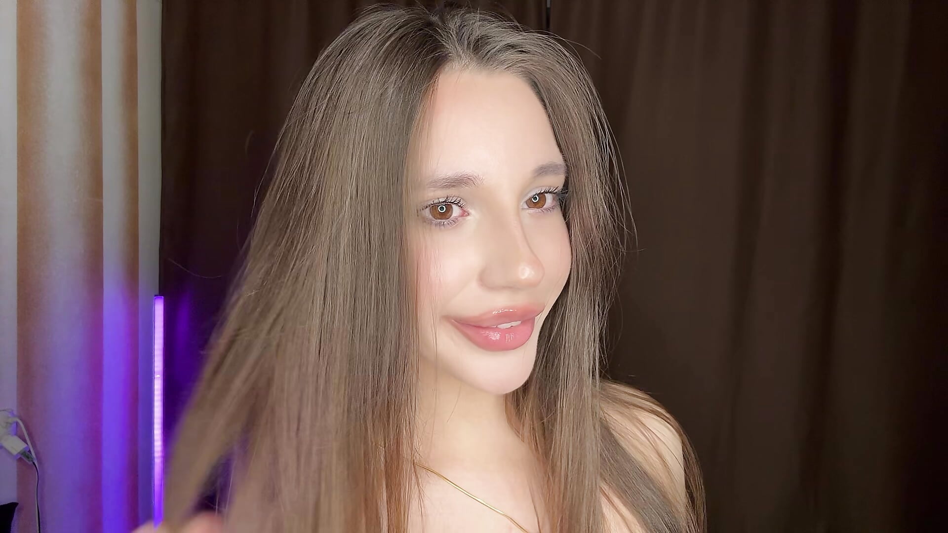 my sweet smile – video modela na kameri EtherealEye