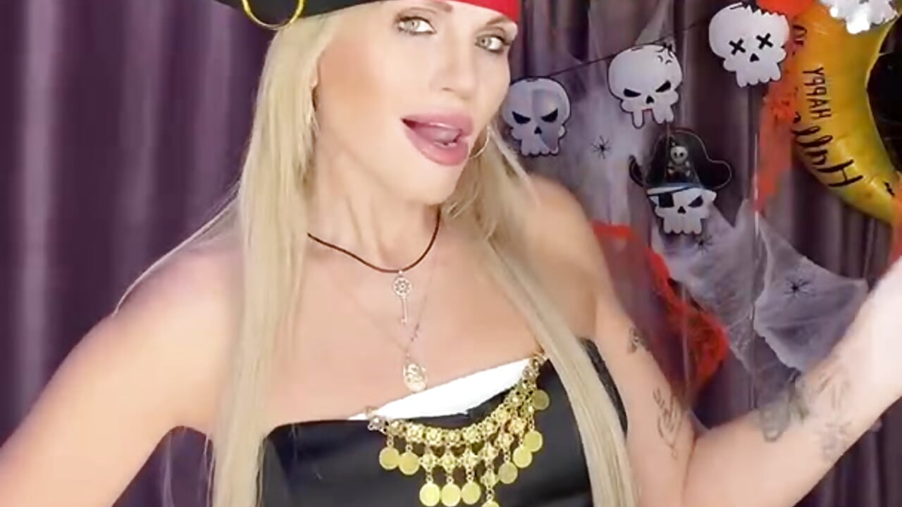 Halloween - video by Luxury_Blonde cam model