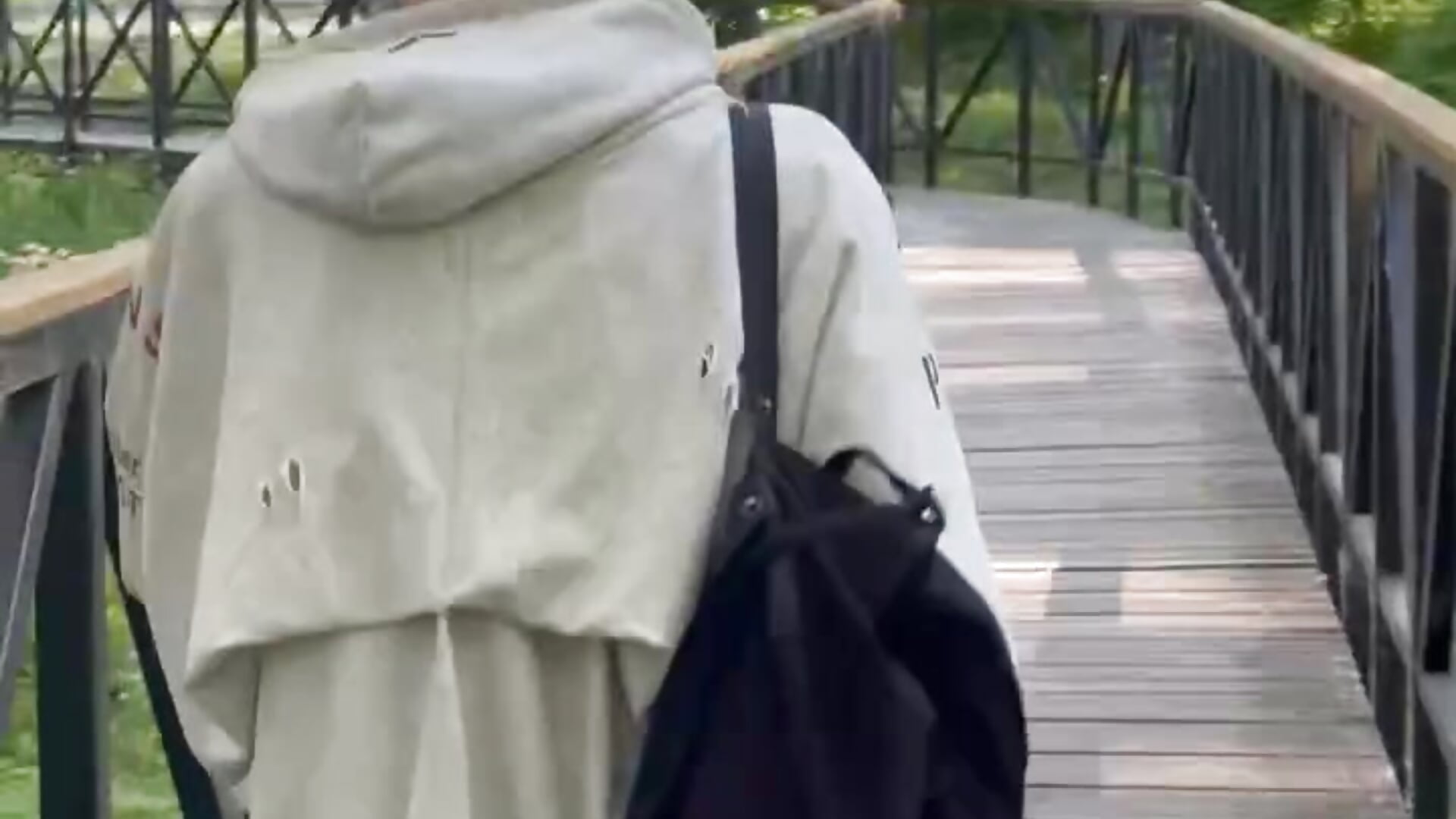 just a walk – video af Midnight_gospell cam-model