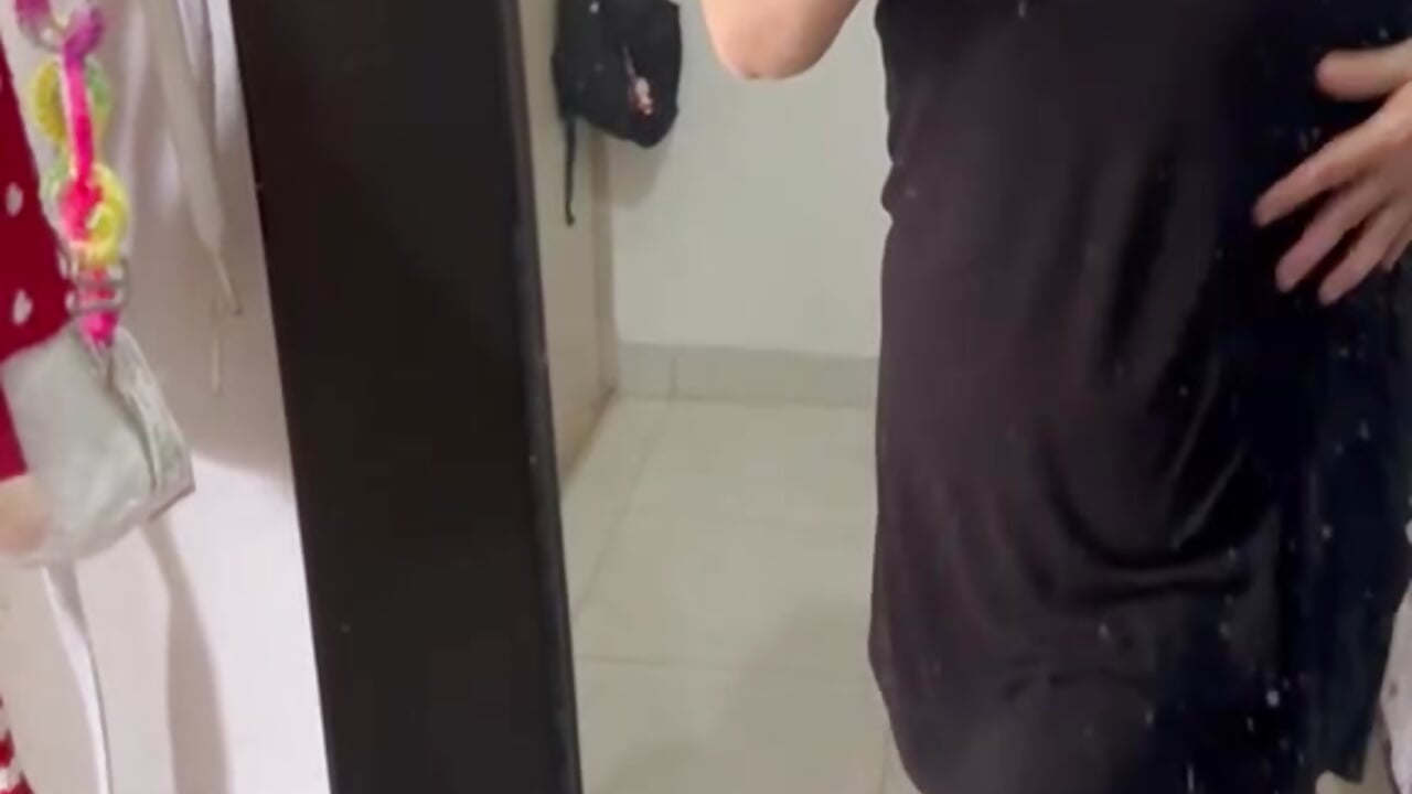 Love me here 💕 - video by Lauren_Bond