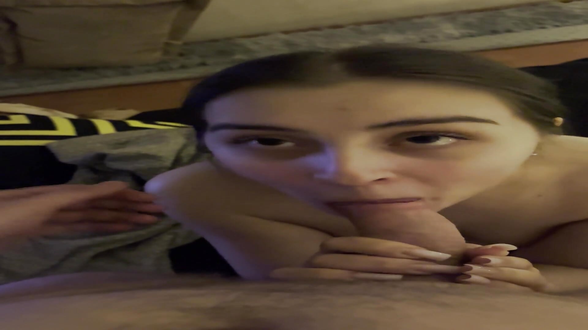 POV Cute face.DeepSuck on knees.Cumshot on tits. – video af sourkaitly cam-model