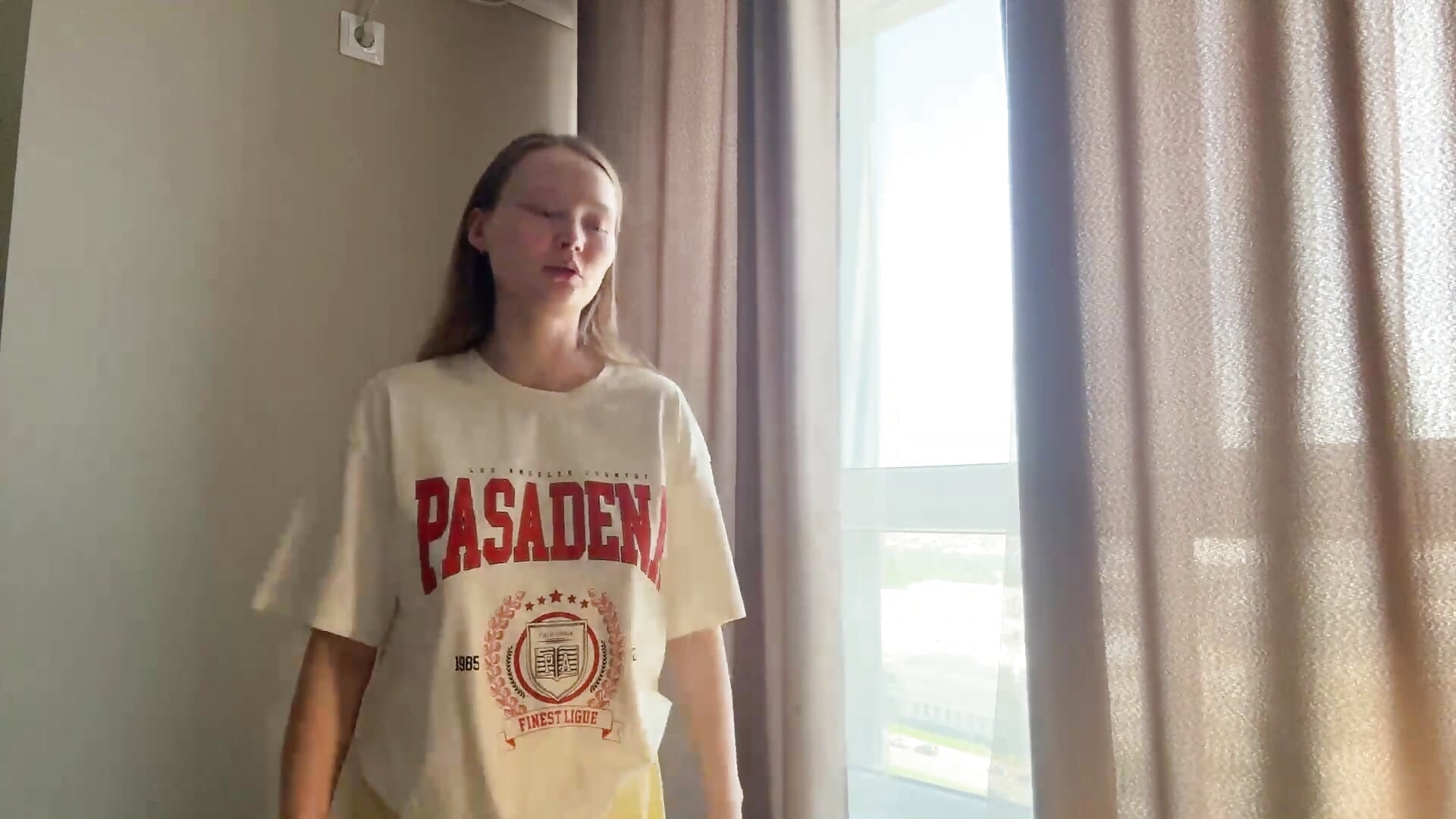 Sweet Distraction – видео вебкам-модели HelgaDonner