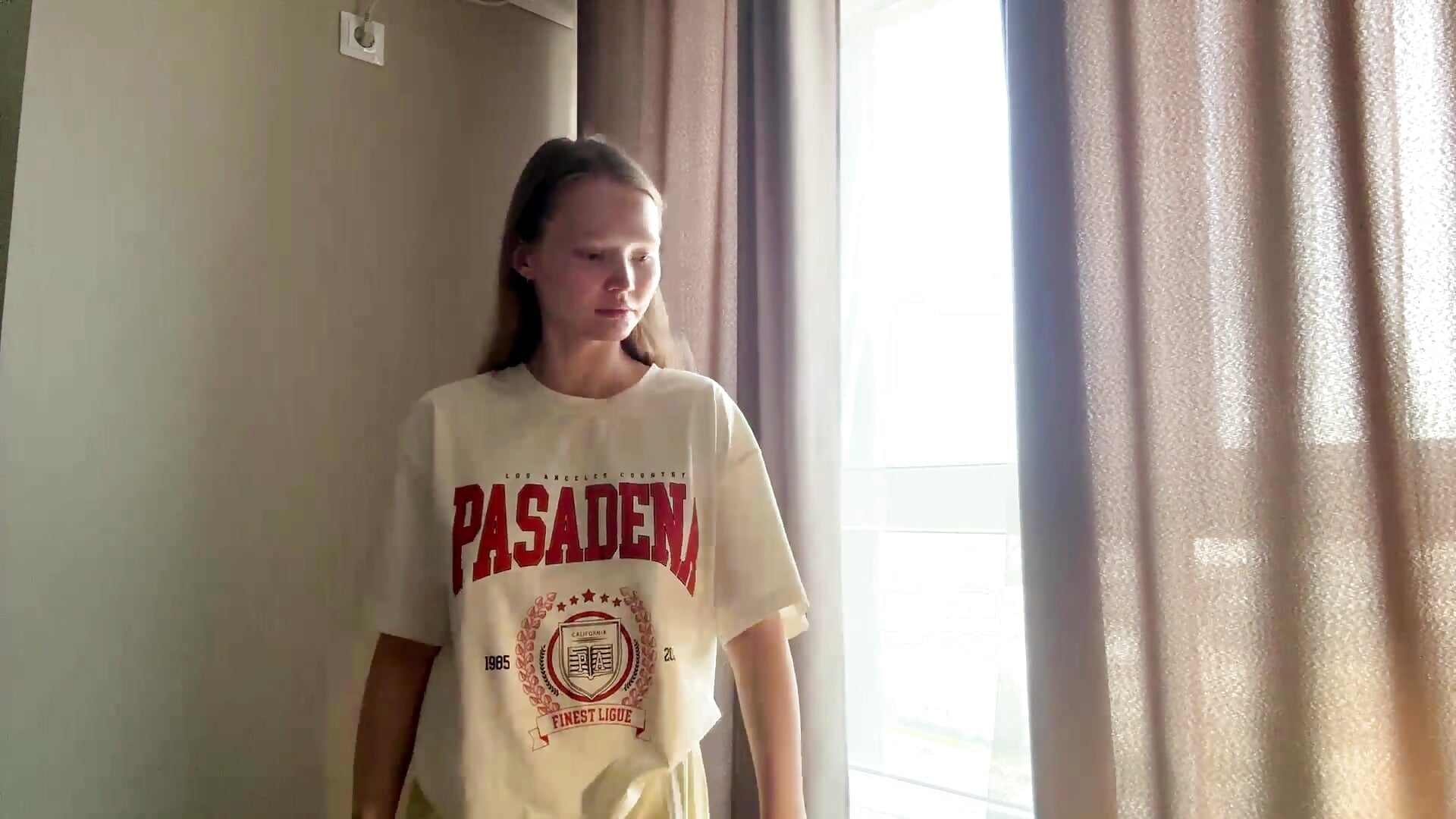 Golden Hour – видео вебкам-модели HelgaDonner