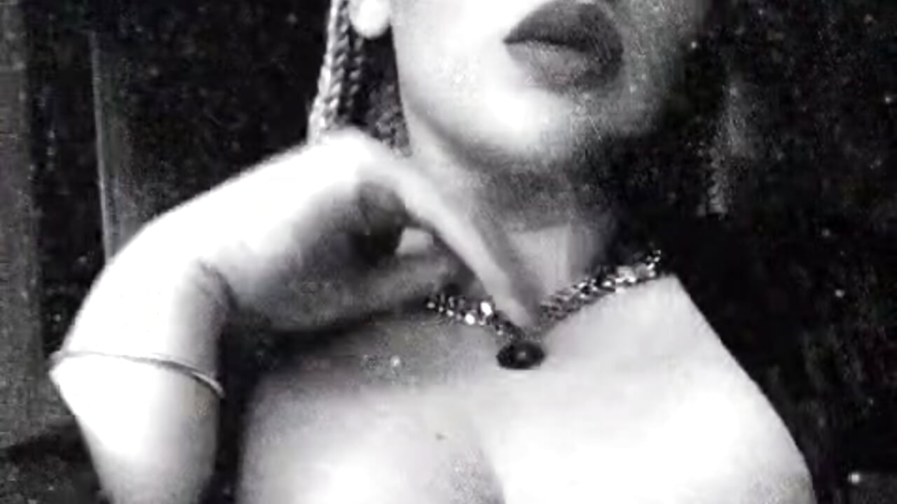 1000041868 - 視頻由 LaylaBlakes 主播提供