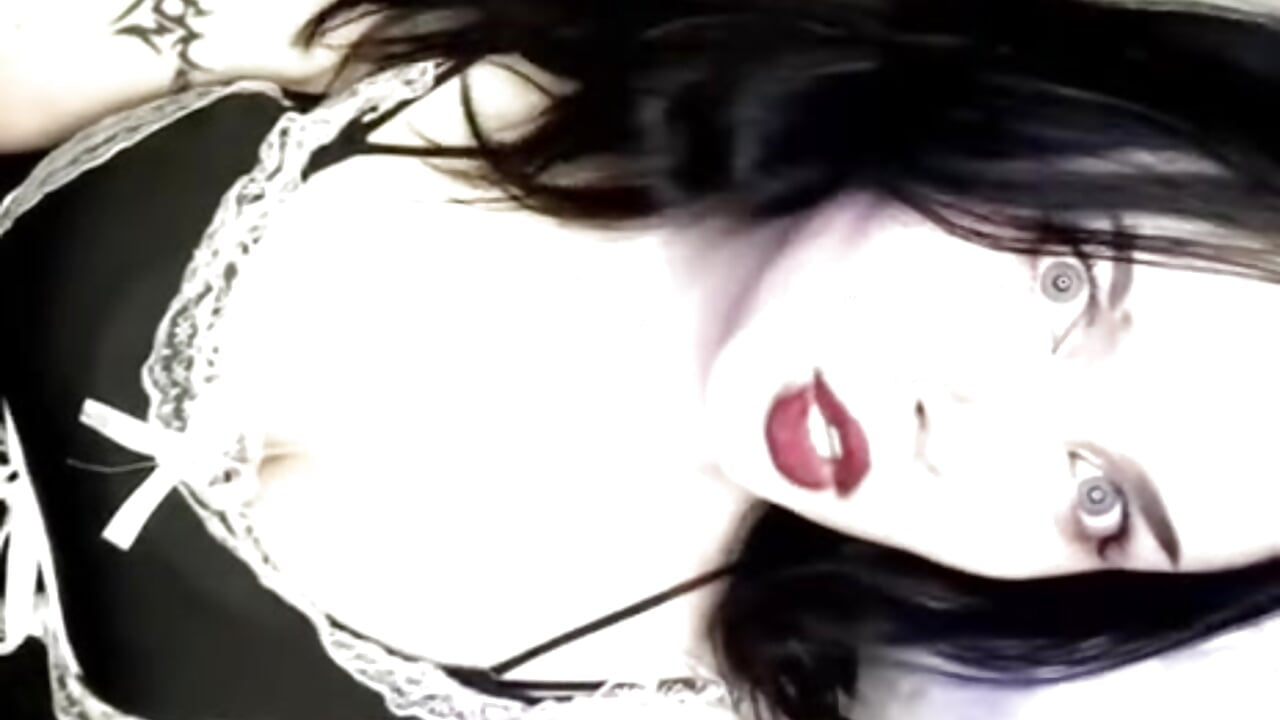 Hi, i'm Sam! - video SamRosy kameramallilta