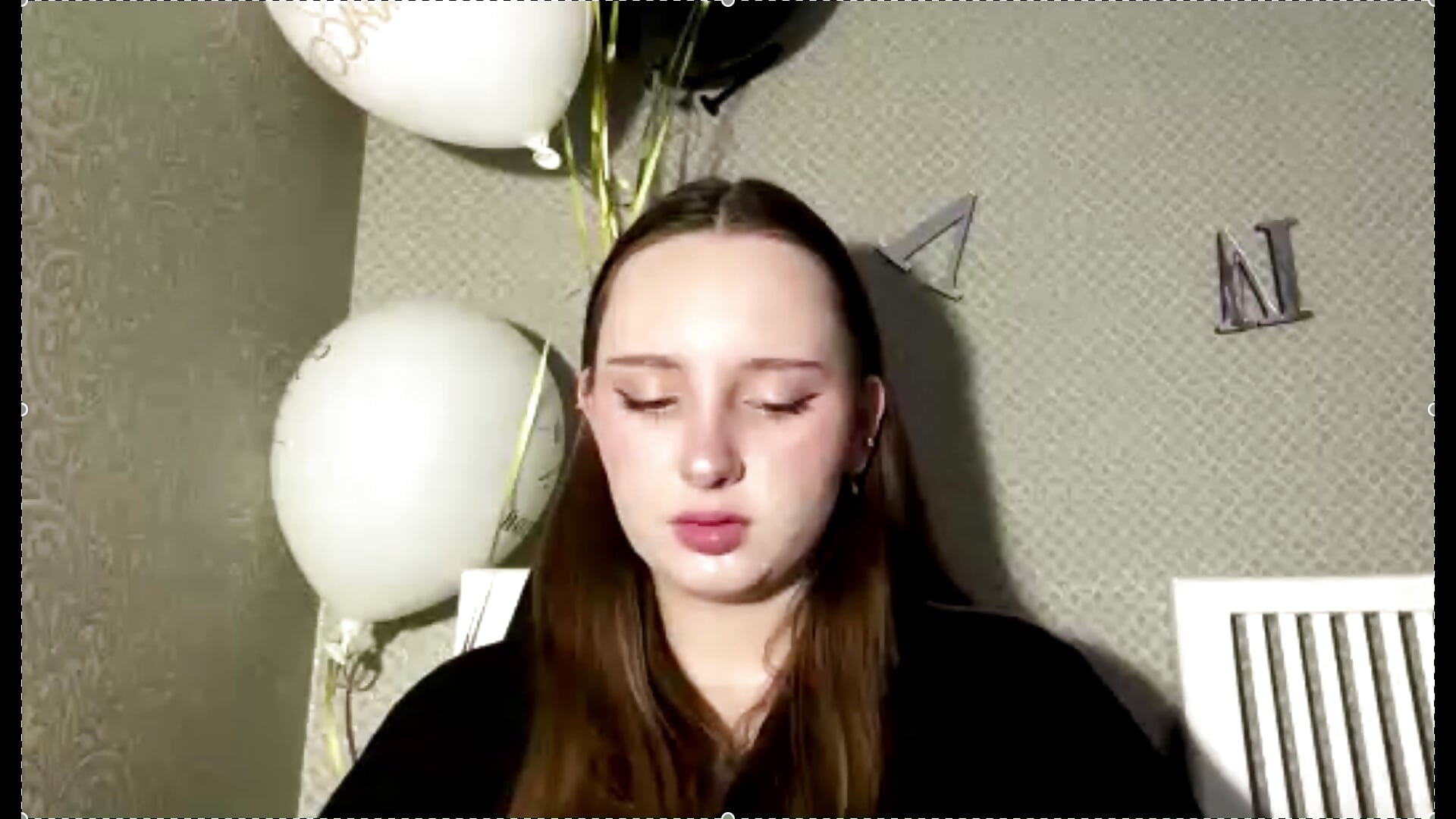 Just Existing - clip cu LovieClausing model videochat