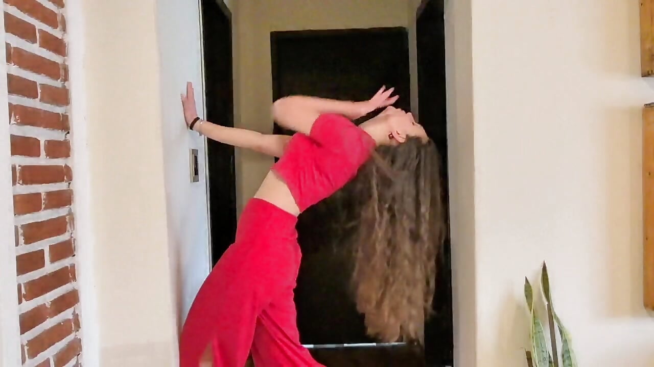 My sexy moves(u can see more in pvt bb) - відео від вебкаммоделі JacklynSwisshelm