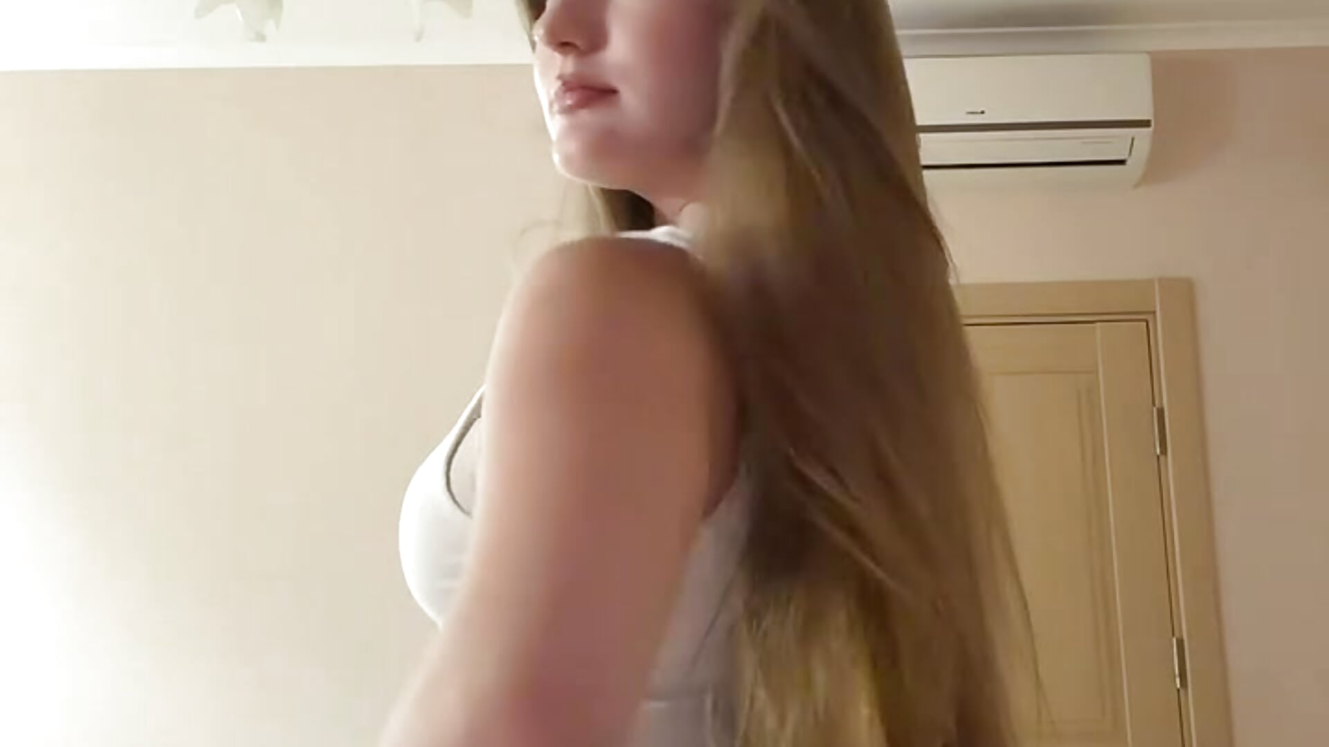 "The girl you can't forget 💫" - clip cu LizettoFortuna model videochat