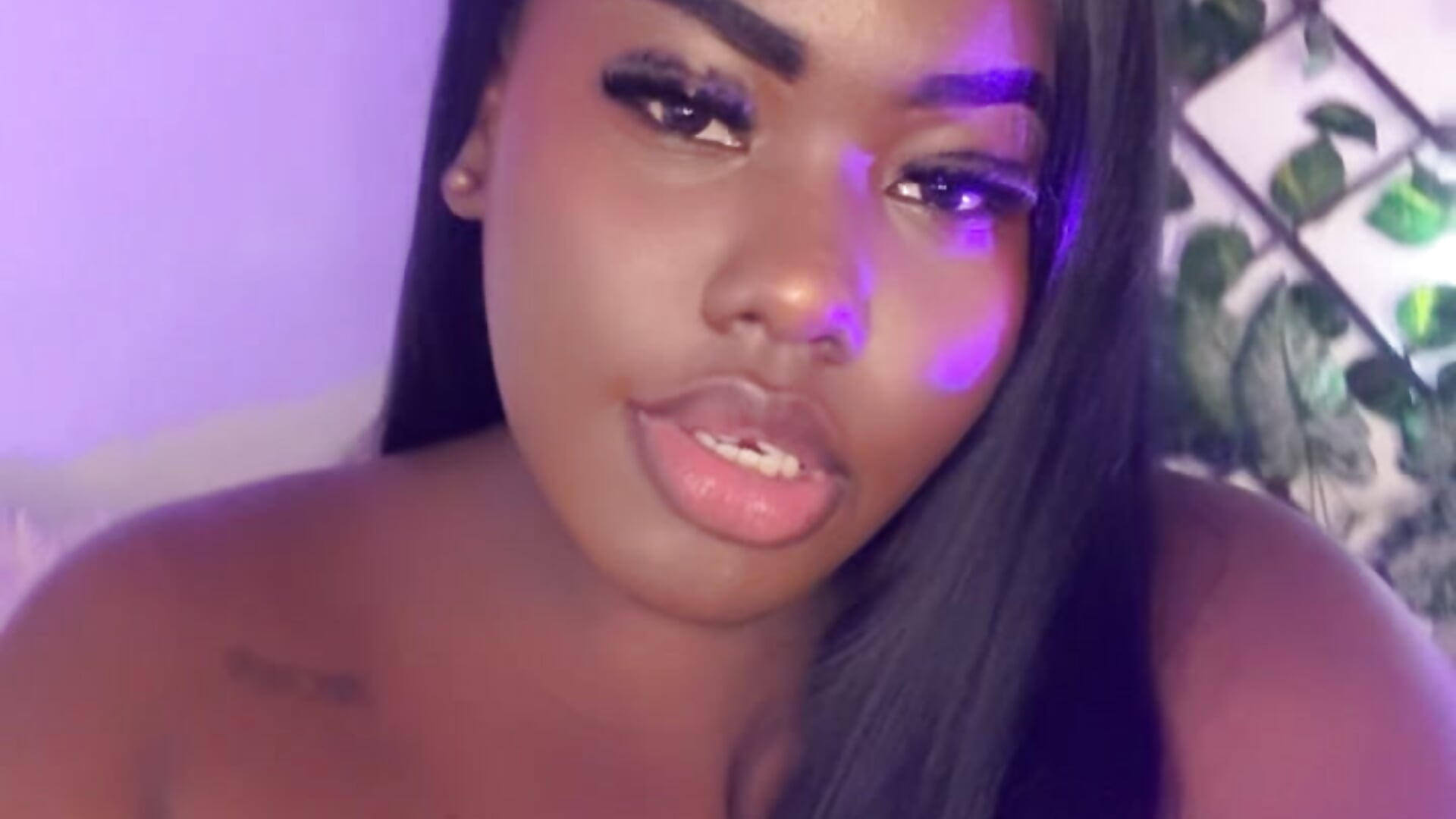 A little flirtatious and cute — filmik SophieAdeline, modela(-lki) na kamerkach