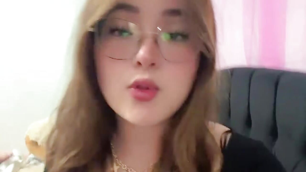 Welcome to my room🌺 - vidéo du modèle de showcams Anabela_s