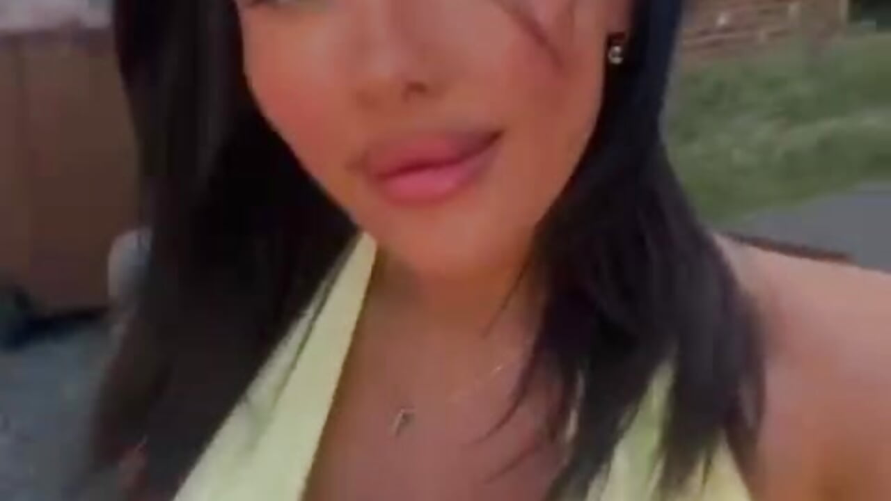 😘 - video oleh model kamera eveloves_
