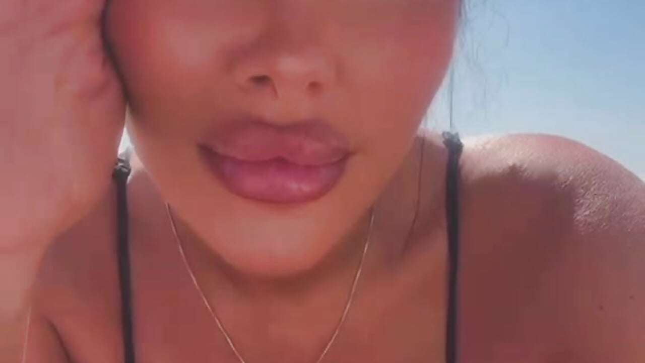 ;))) - video oleh model kamera eveloves_
