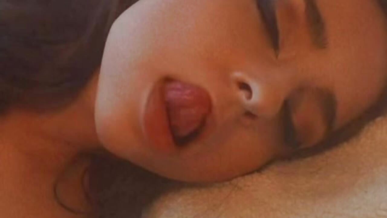 Licking lips - video by Milkmepleasantly