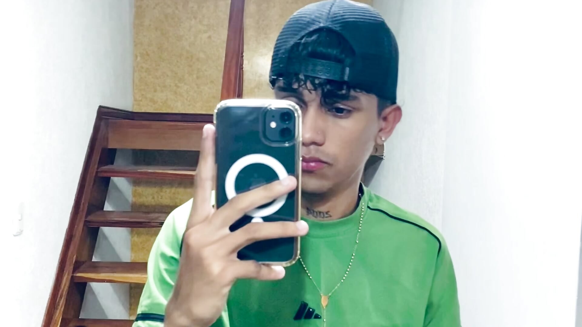 Green favors me - vídeo de Alexxx_B2026 modelo de câmara