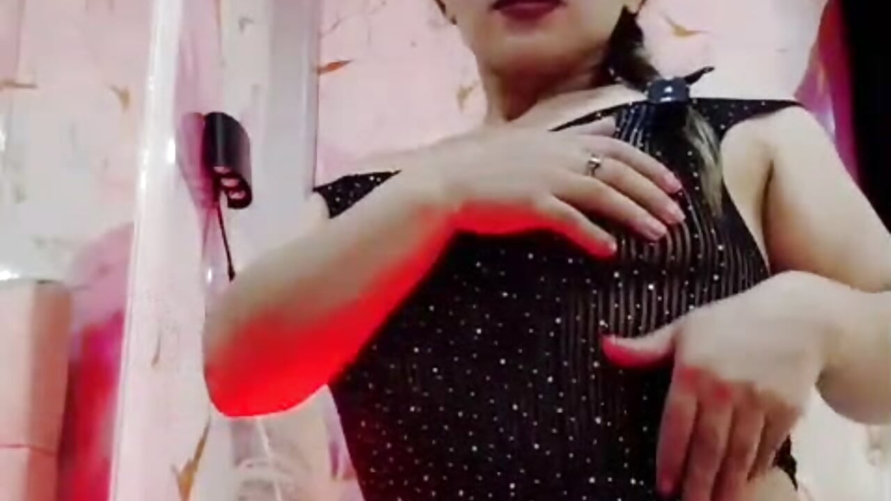 Feeling horny - Vídeo de Valentina_rhouse, modelo de vídeos