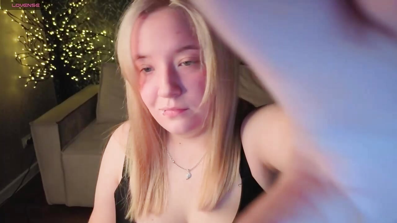 asmr POV - video by Sophia_Millery cam model