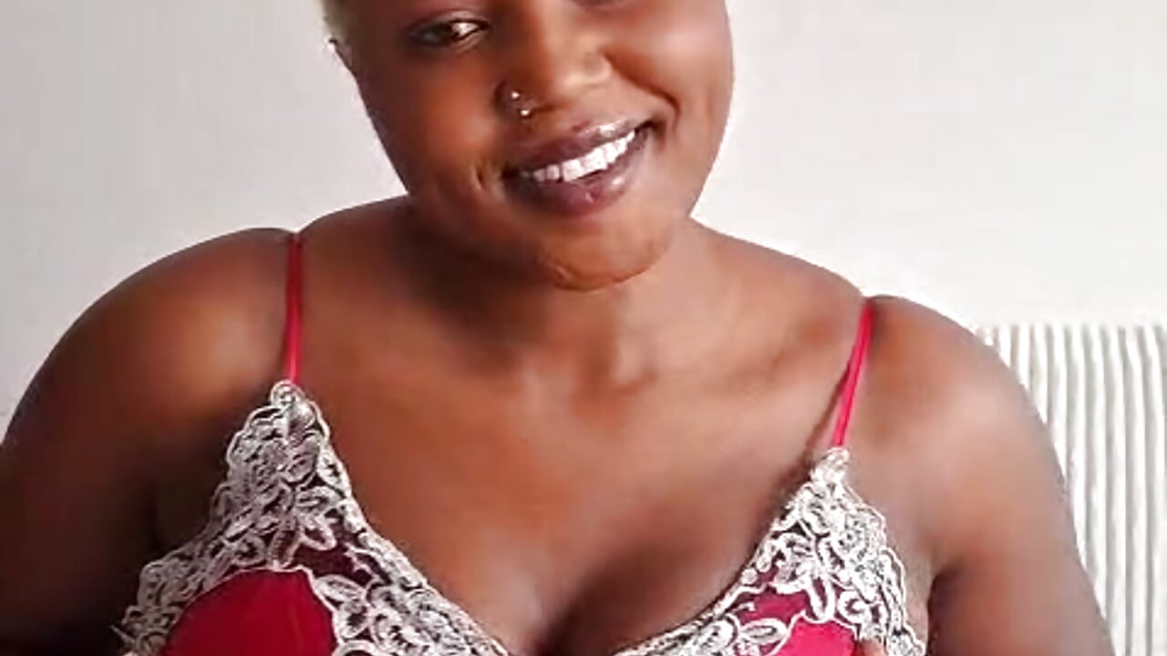 Pretty face and boobs - video av Mathaa