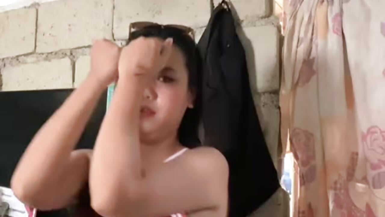 Check out my moves - video oleh JuleeSchoenherr kamera model