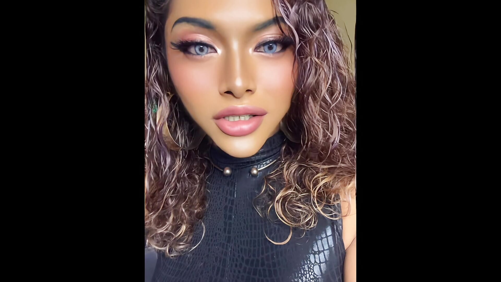 A TRUE GODDESS DONT CHASE A SERVANT - video oleh GoddessRuthless kamera model