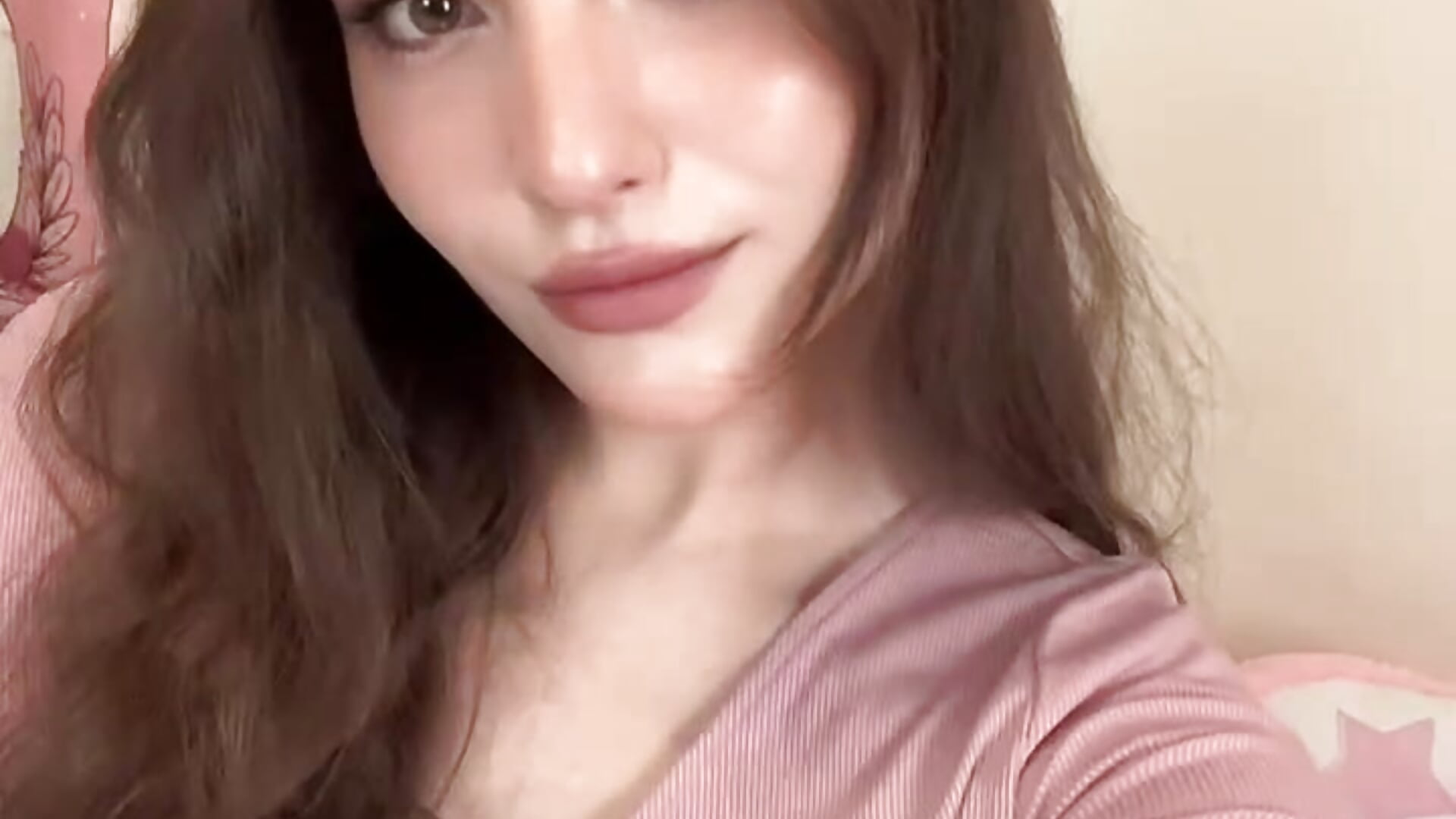 <3 - video di NikiLeino modella di cam