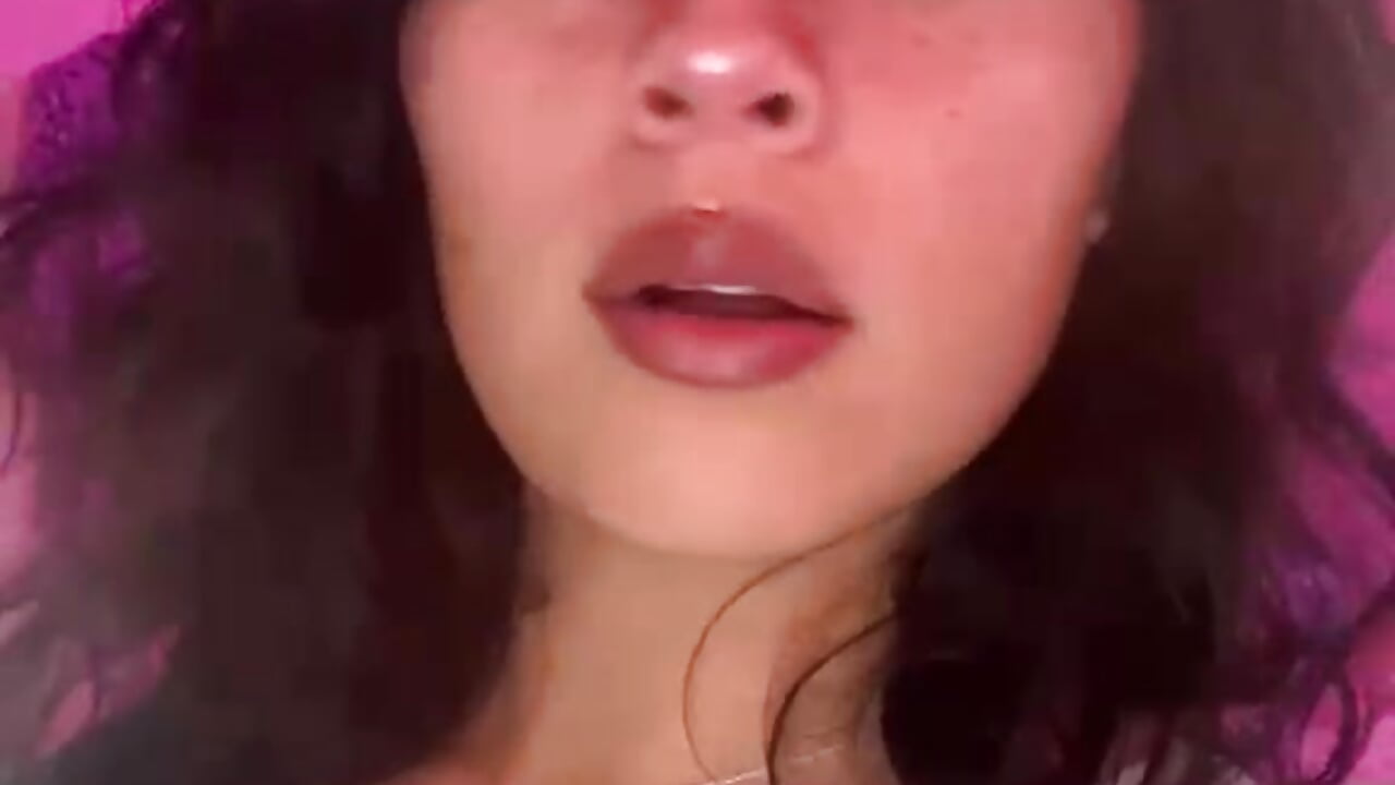 Kiss me 🩷 – video af Kiki_Cam__ cam-model
