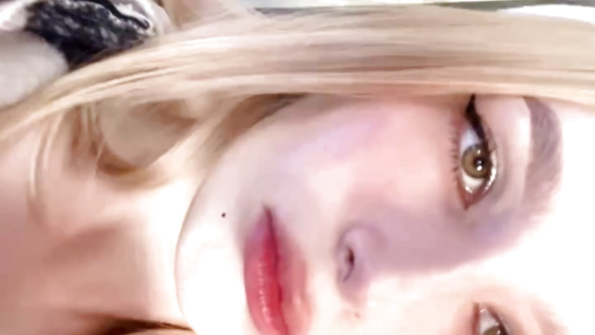 (* ^ ω ^)(* ^ ω ^)(* ^ ω ^)(* ^ ω ^) - clip cu Kaseopea model videochat
