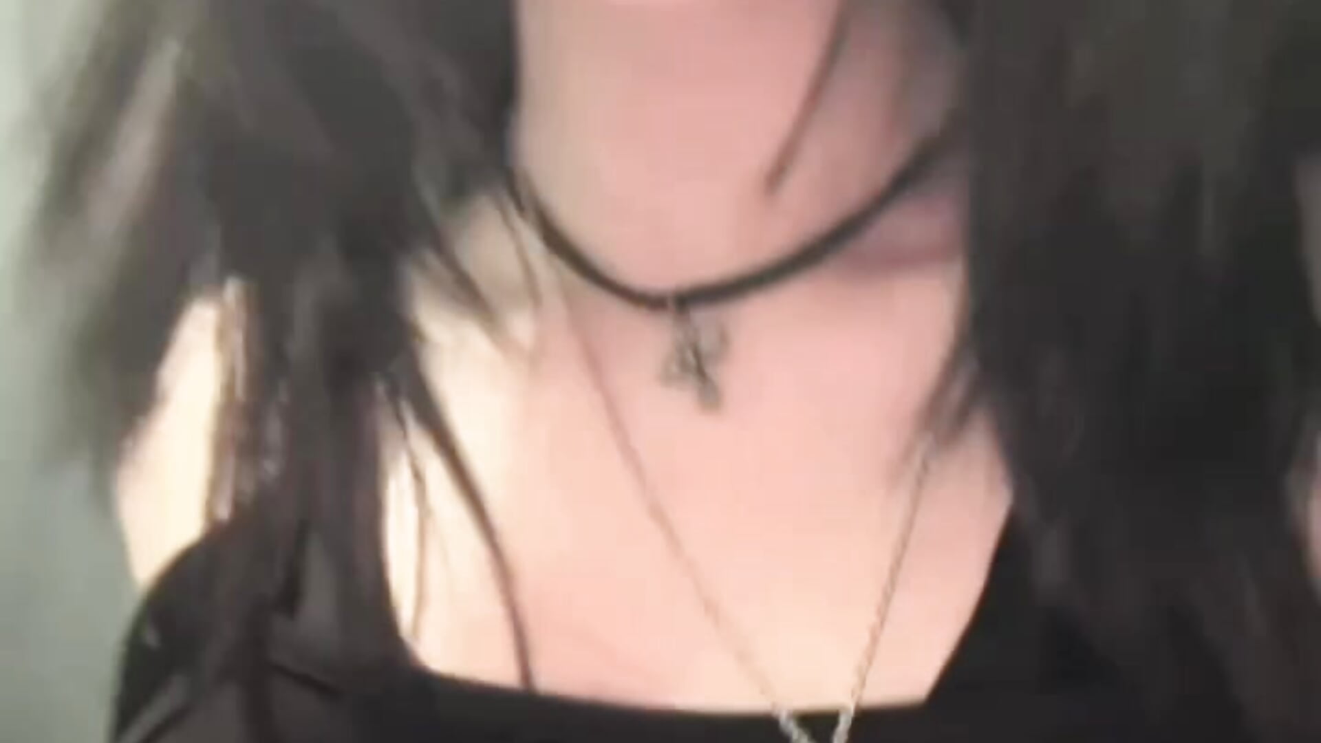 I'm nearby - video của người mẫu cam EvaHurt
