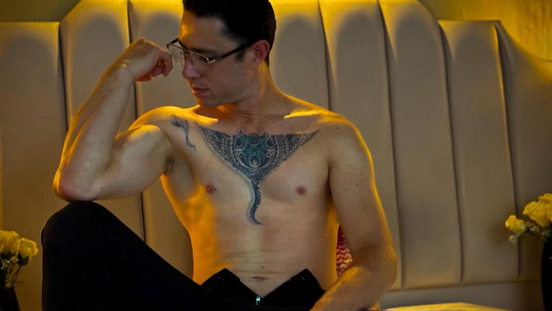 male_slideshow.mp4 - video van ClarkKush cam-model
