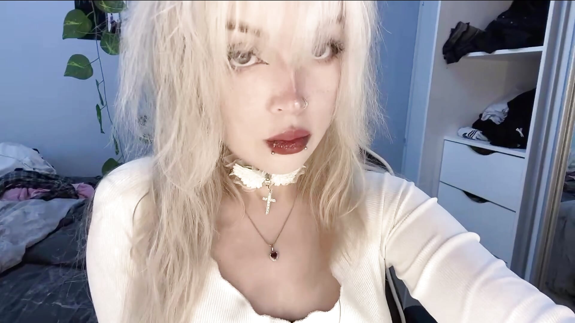 💅 - clip cu CoralBarra model videochat