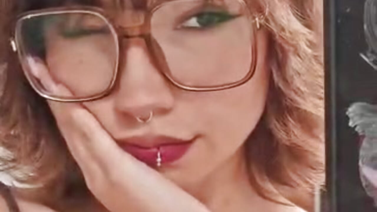 Cute and naughty Kore – video af Kore_Springg cam-model