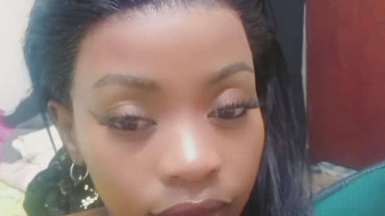 profile-intro-video-1785878283 – video modela na kameri CherryLips31