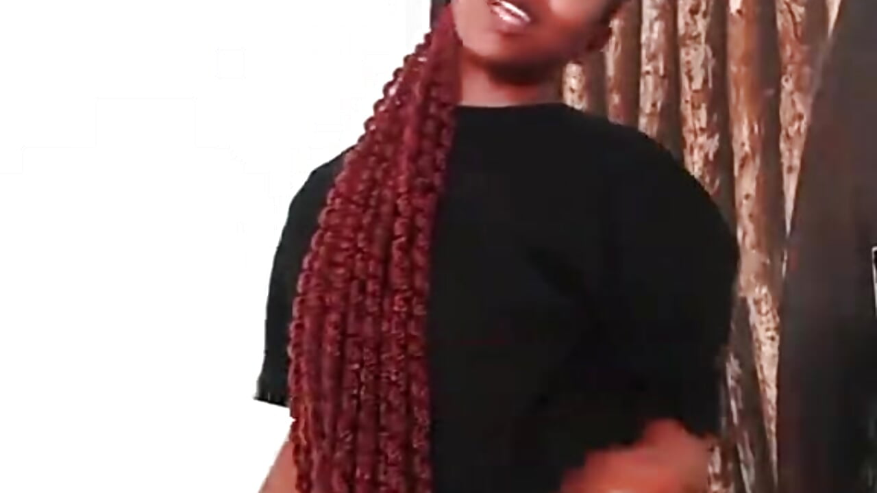 1000395639 – video modela na kameri CherryLips31