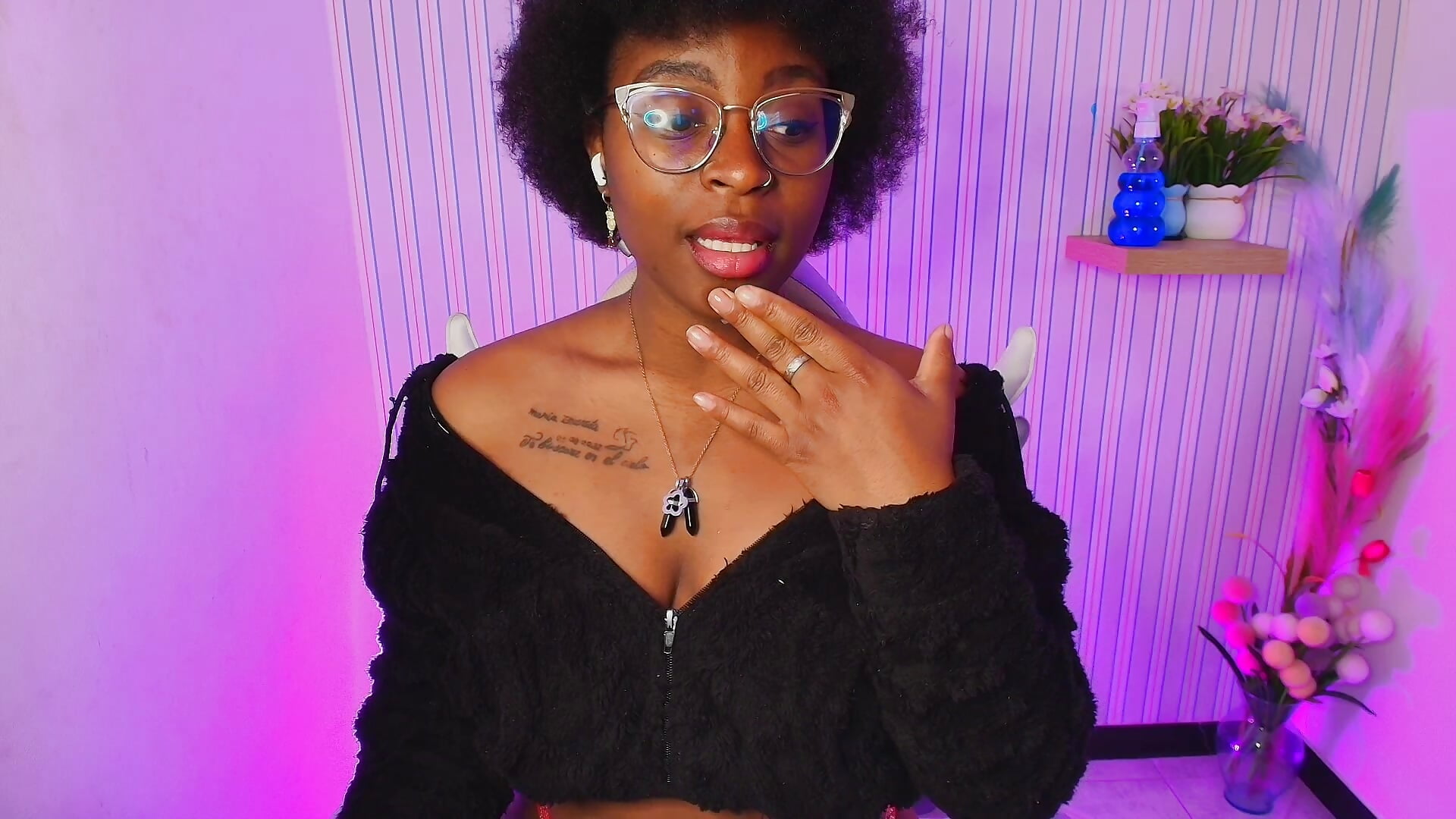 Saliva + Boobs – video af candy_wiilliiams cam-model