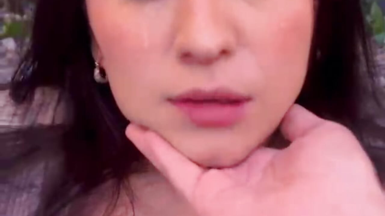POV SLAVE, BLOW JOB, SLAP FACE - vidéo du modèle de showcams julietta_castell