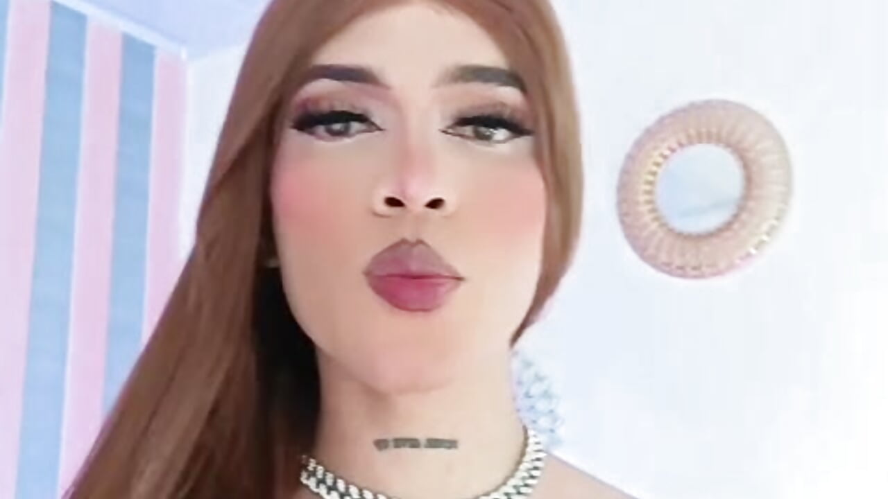 Look at me !! - video sofia_matthews kameramallilta