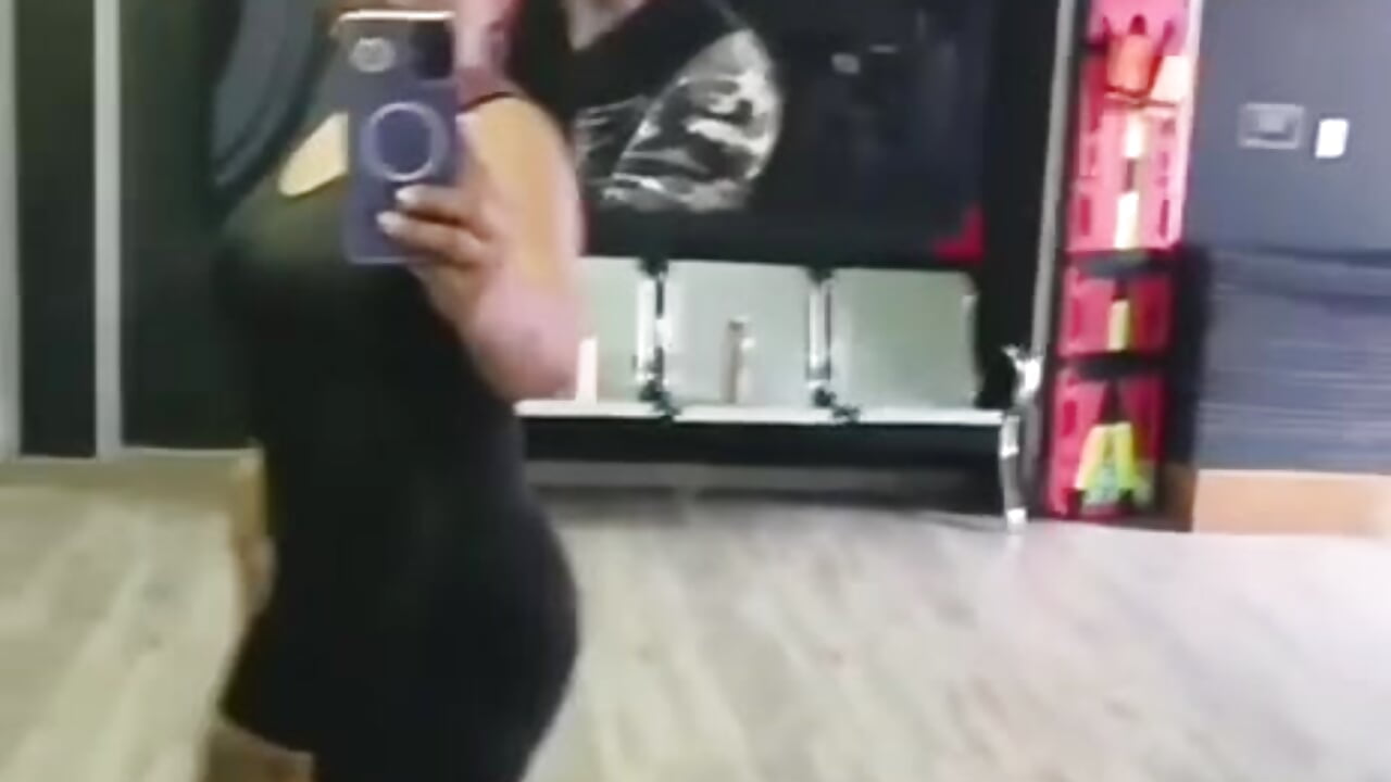 I love gym - video by KarinaAlonso