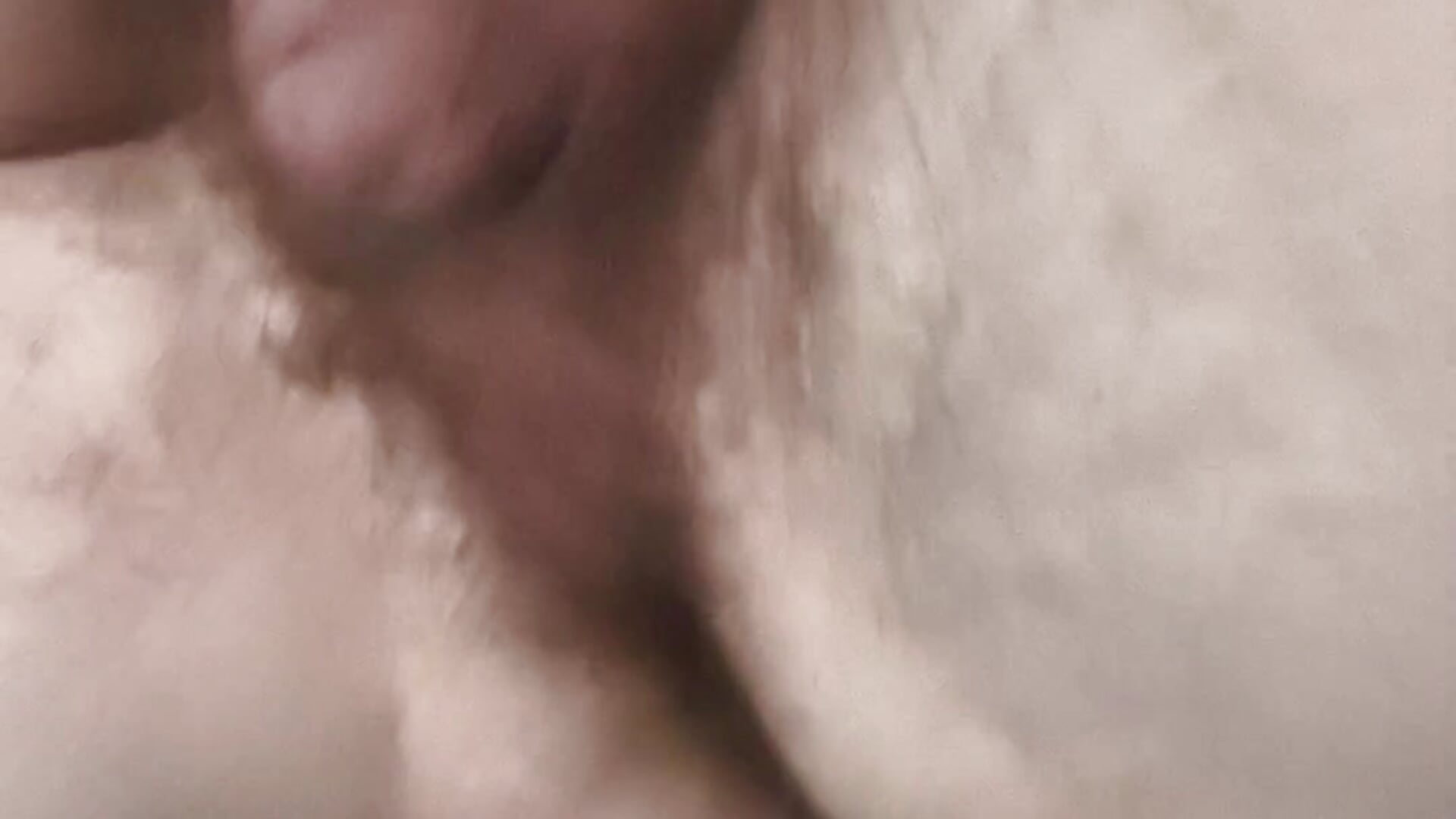J'enfonce ma bite dans mon jouet - video od modelky/modela Aidendessandre