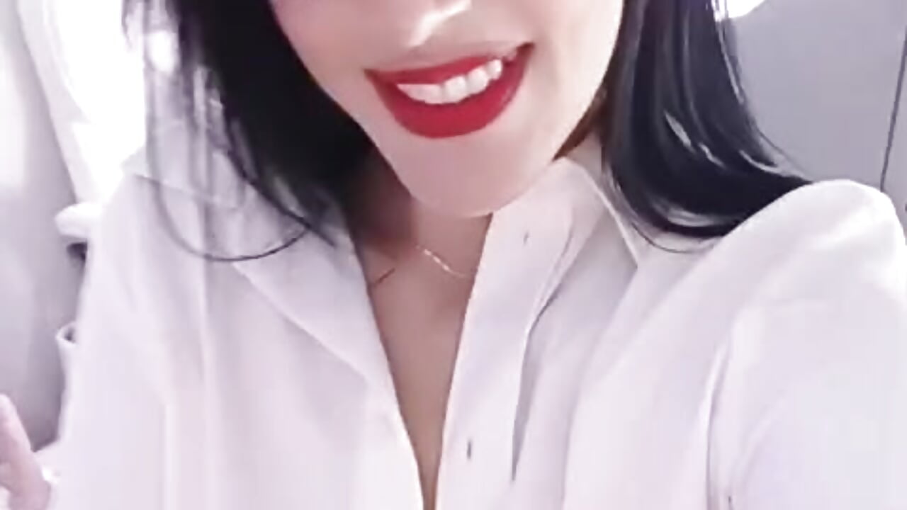 WhatsApp Video 2026-08-15 at 11,42,34 PM - video di Isabella_Fairfax modella di cam