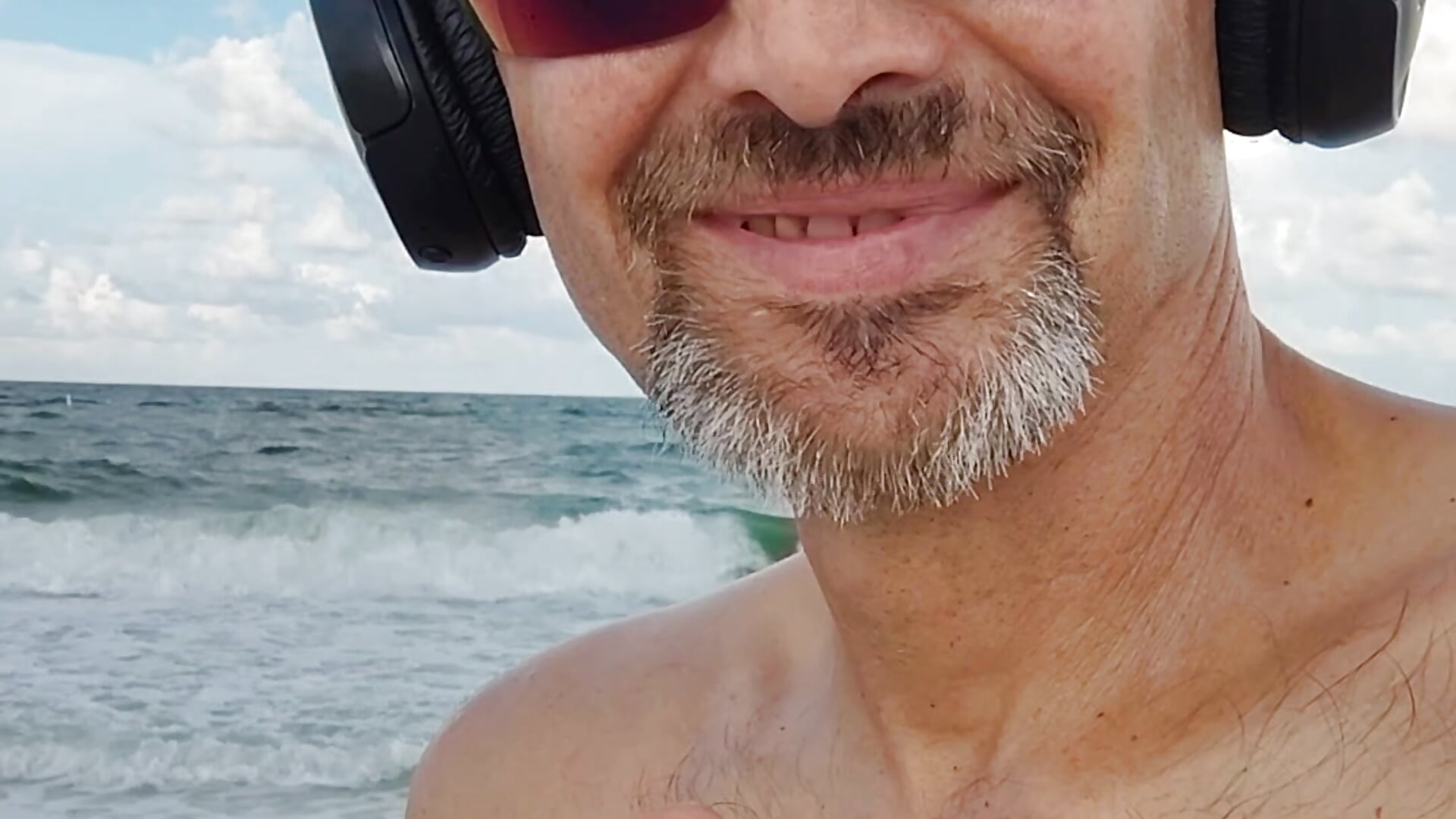 At the beach - video by dantastic7211 cam model