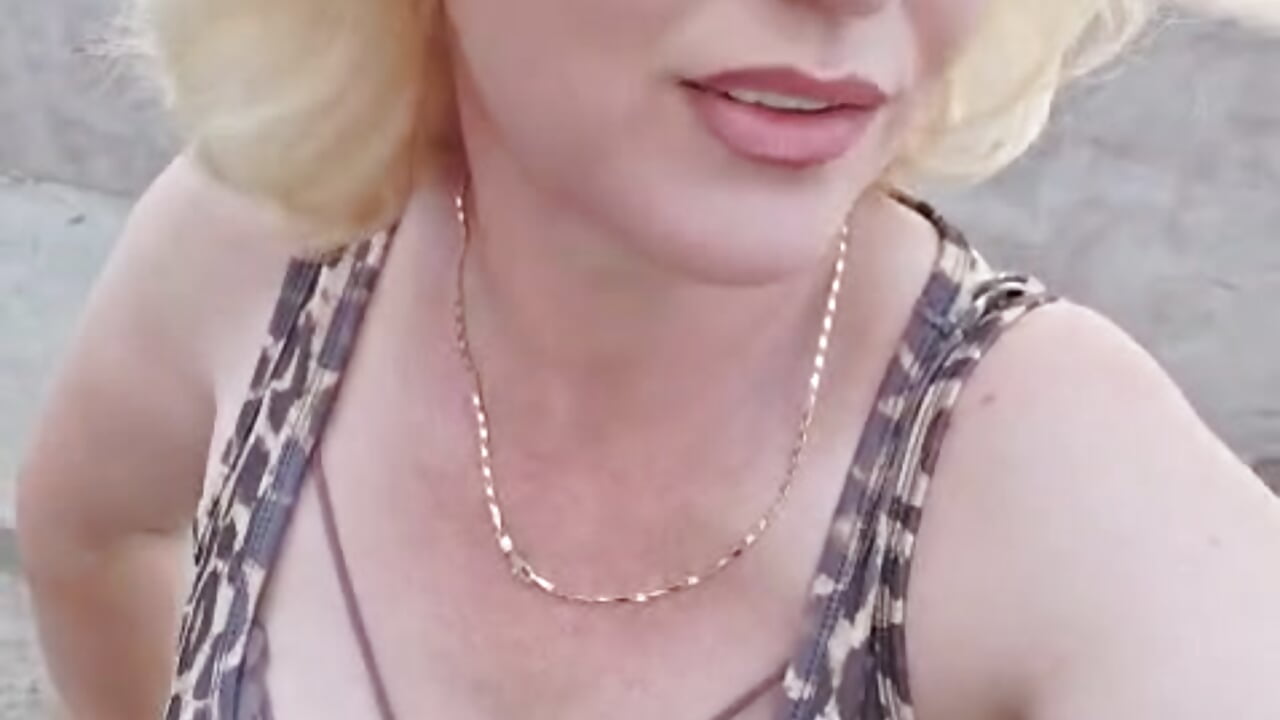 profile-intro-video-1786079219 – video modela na kameri LucyBart
