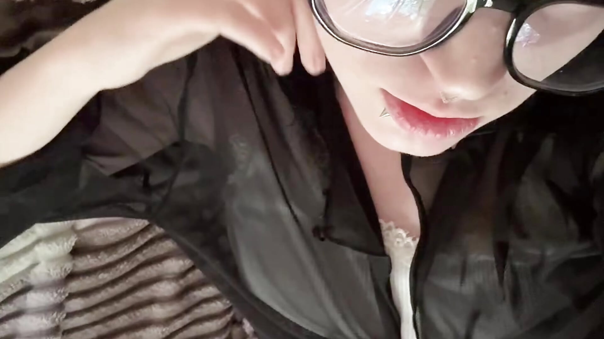 Hello – video od webkamerové modelky cutejurata