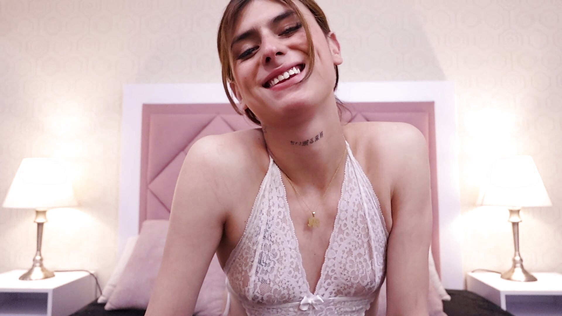 Muak muak🍒 - video by Lili_dawson cam model